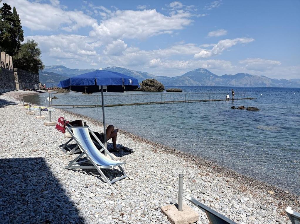 La Francesca Sud Un Villaggio"Glamping" Скарио Екстериор снимка
